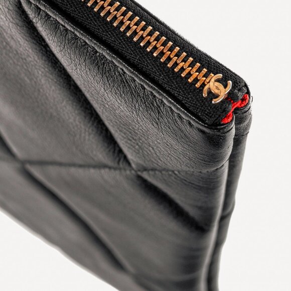 Chanel Black 19 Model Lambskin Quilted Medium O-Case - Picture 8 of 11